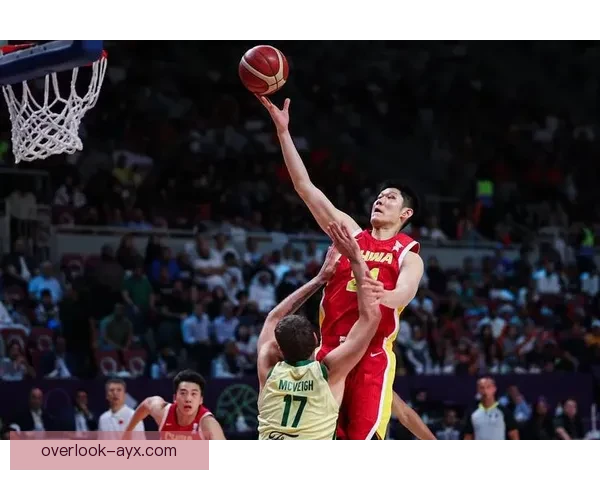 中国男篮迎战澳大利亚队全力备战亚洲杯争夺晋级资格