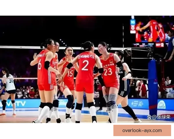 中国女排再创辉煌，奥运赛场展现团队协作与坚韧精神