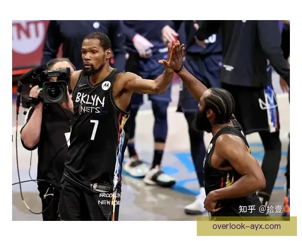 季后赛激战正酣巨星对决引爆全场多队争冠格局再生变球迷热情高涨